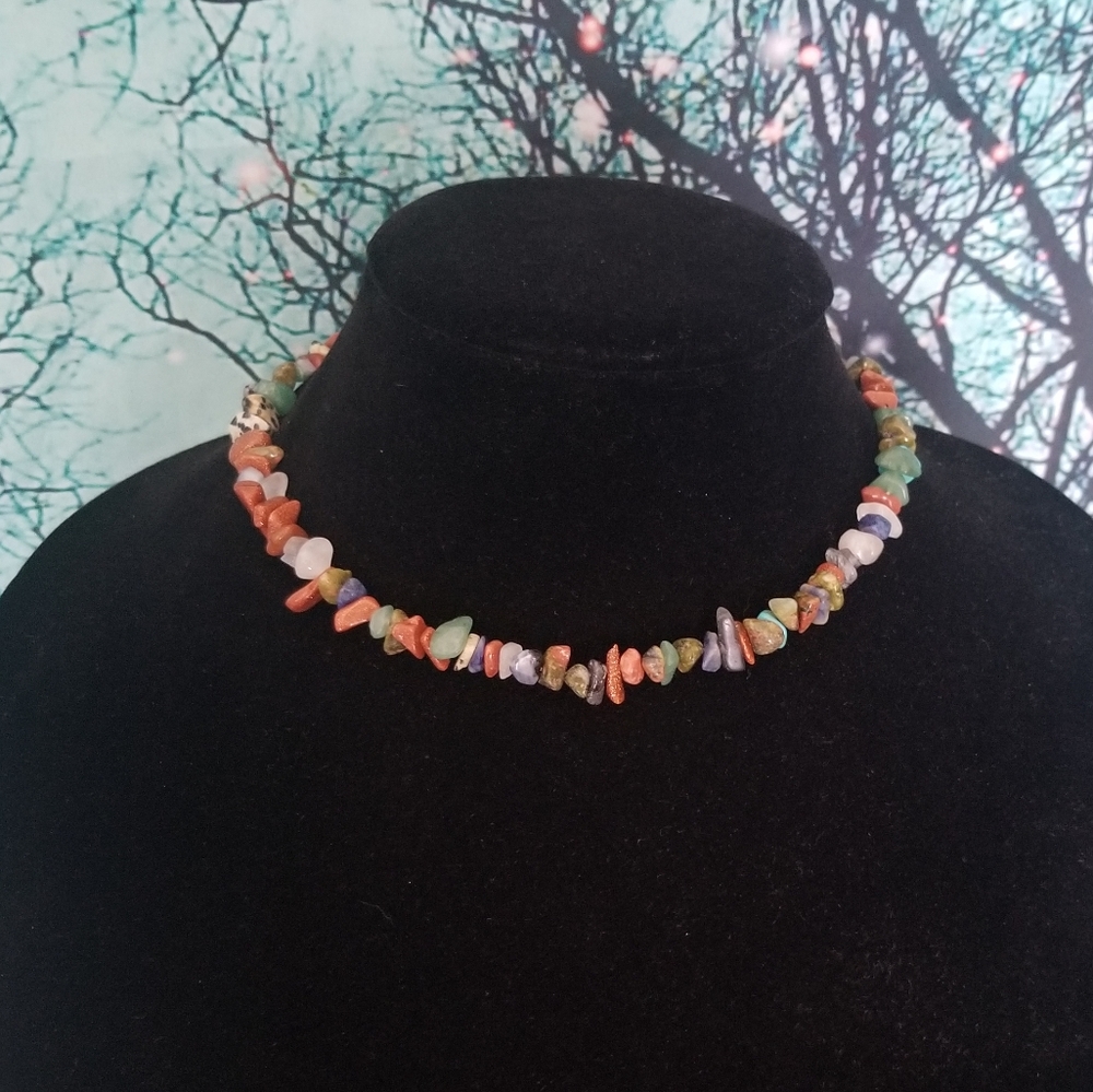 Gorgeous Stone Necklace - Picture 4 of 4